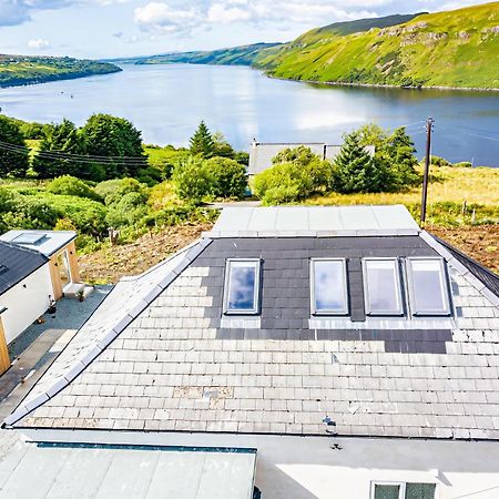 Luxury 4 Bedroom Cottage With Stunning Views Near Fairy Pools! Карбост Екстериор снимка