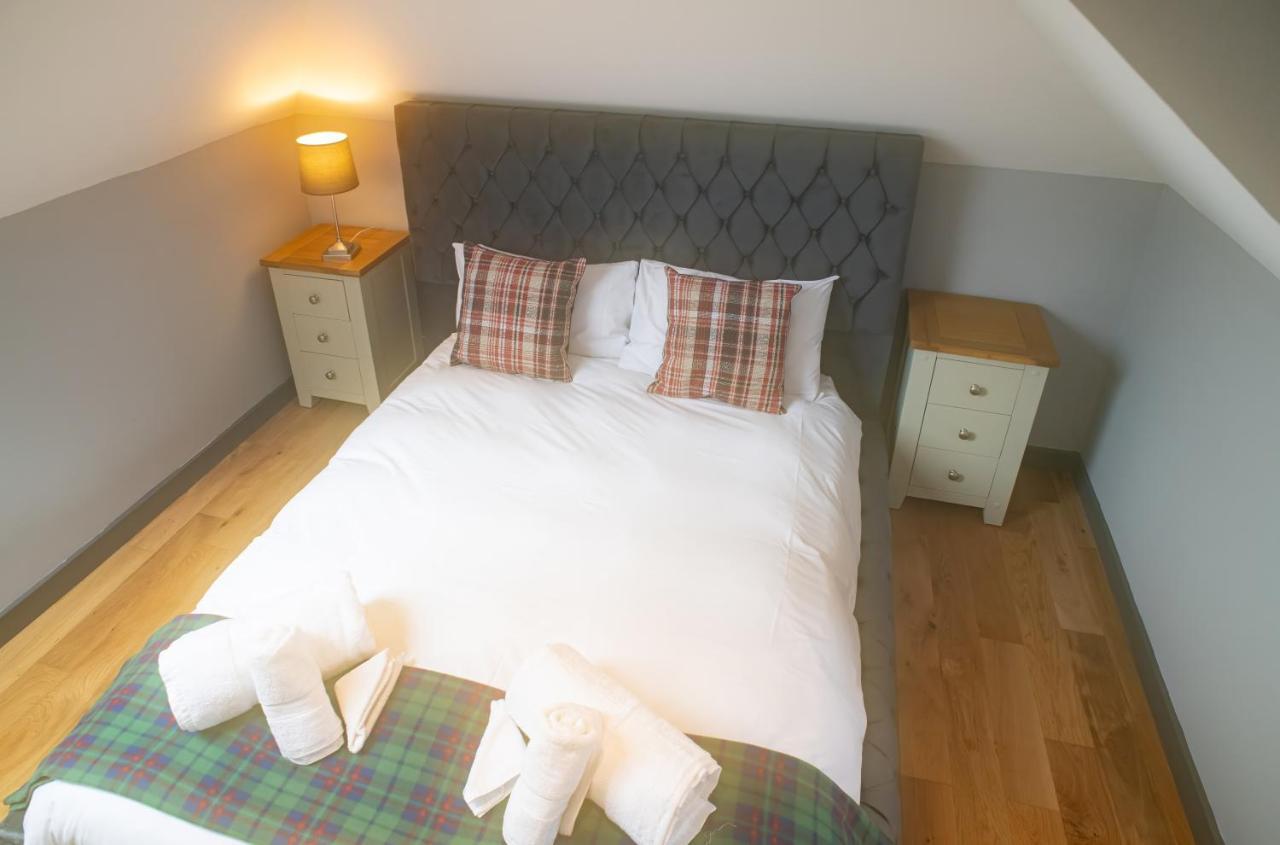 Luxury 4 Bedroom Cottage With Stunning Views Near Fairy Pools! Карбост Екстериор снимка