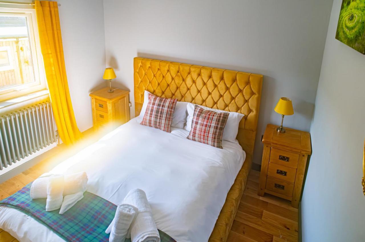 Luxury 4 Bedroom Cottage With Stunning Views Near Fairy Pools! Карбост Екстериор снимка