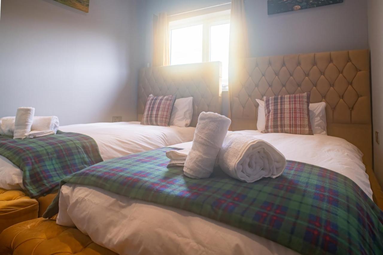 Luxury 4 Bedroom Cottage With Stunning Views Near Fairy Pools! Карбост Екстериор снимка