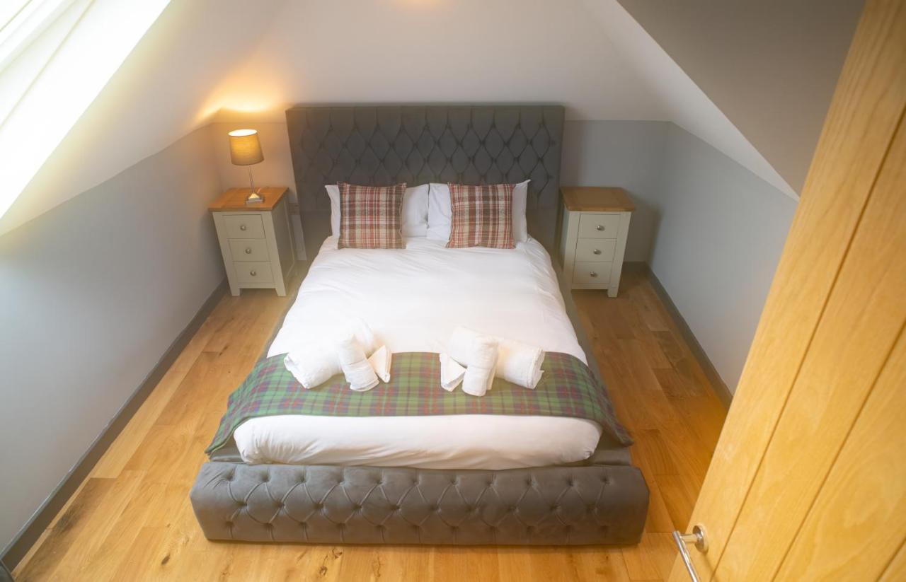 Luxury 4 Bedroom Cottage With Stunning Views Near Fairy Pools! Карбост Екстериор снимка