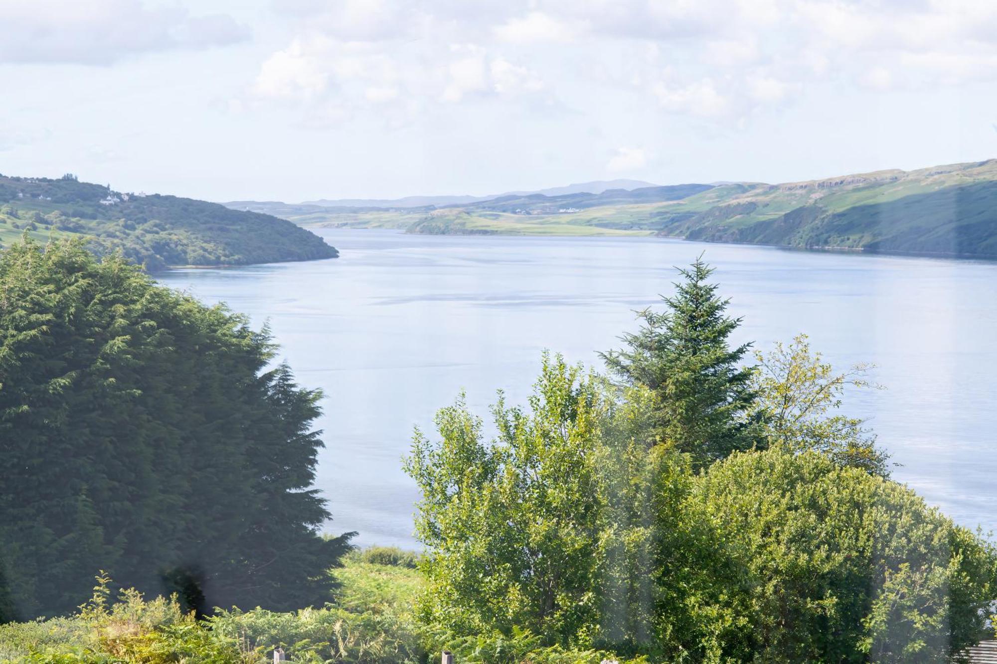 Luxury 4 Bedroom Cottage With Stunning Views Near Fairy Pools! Карбост Екстериор снимка