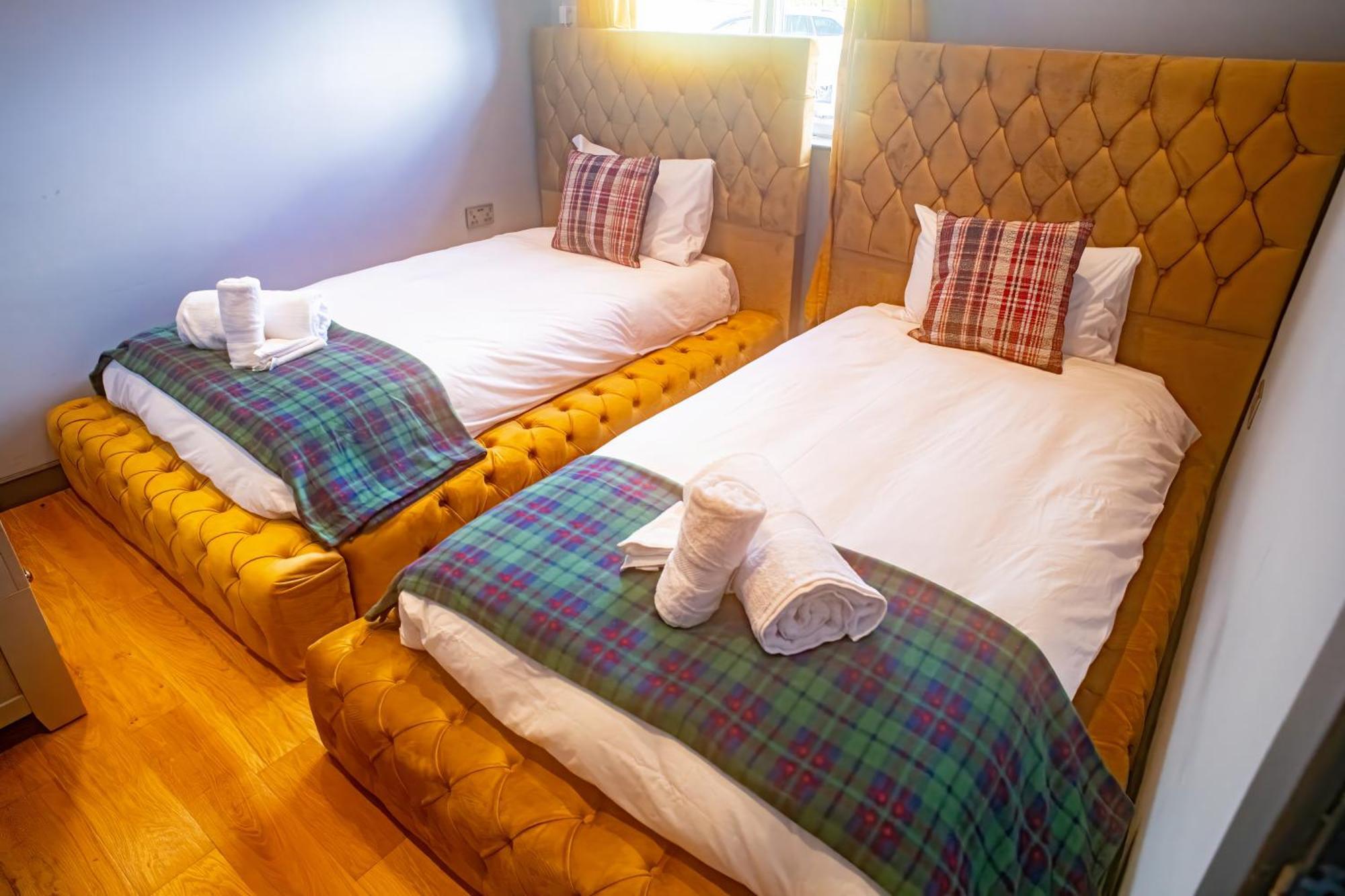Luxury 4 Bedroom Cottage With Stunning Views Near Fairy Pools! Карбост Екстериор снимка