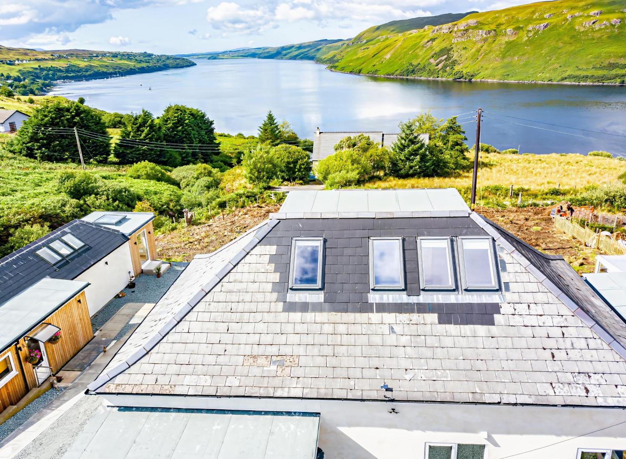 Luxury 4 Bedroom Cottage With Stunning Views Near Fairy Pools! Карбост Екстериор снимка