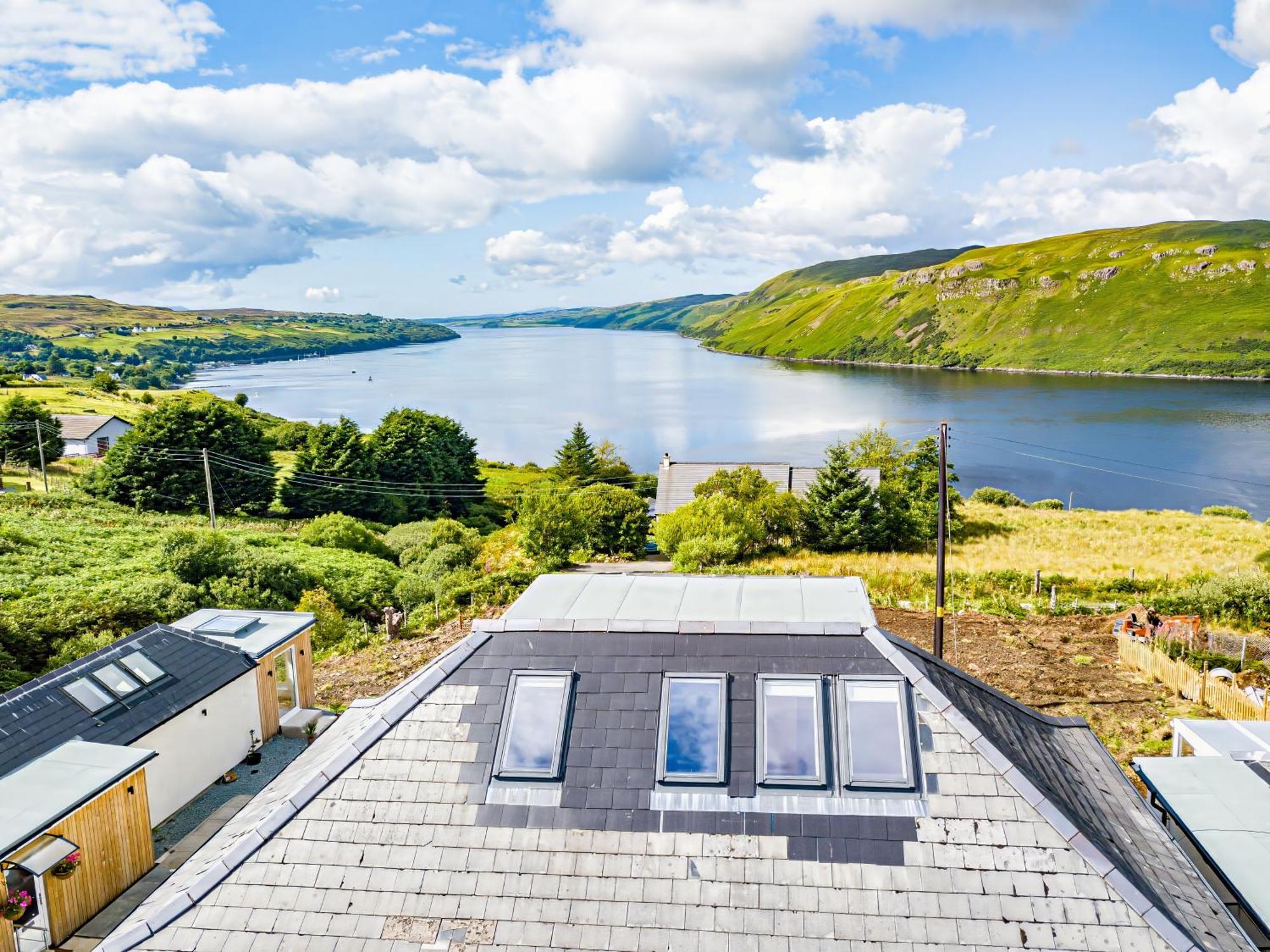 Luxury 4 Bedroom Cottage With Stunning Views Near Fairy Pools! Карбост Екстериор снимка